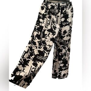 Kaari Blue Pants Women’s Size Small